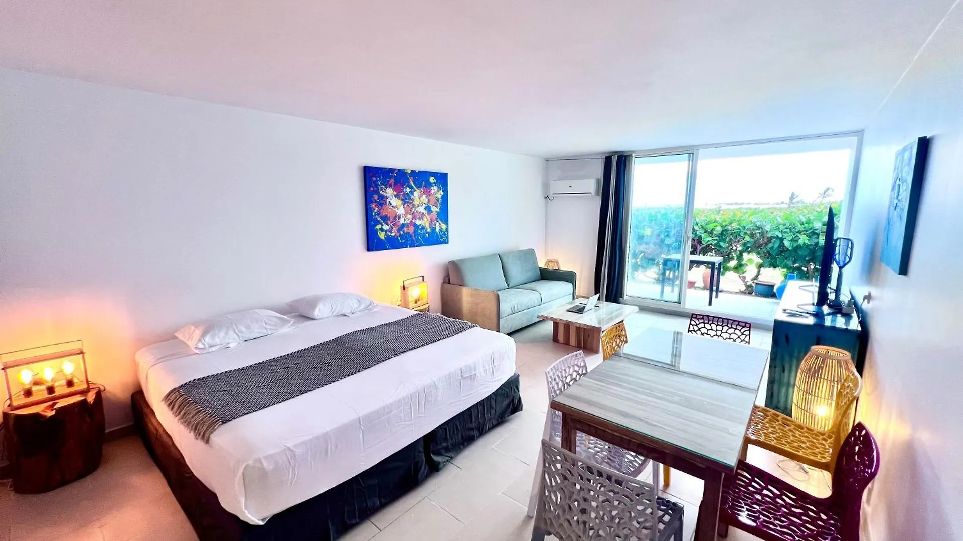 Lounge Modern Chill Studio Orient Bay